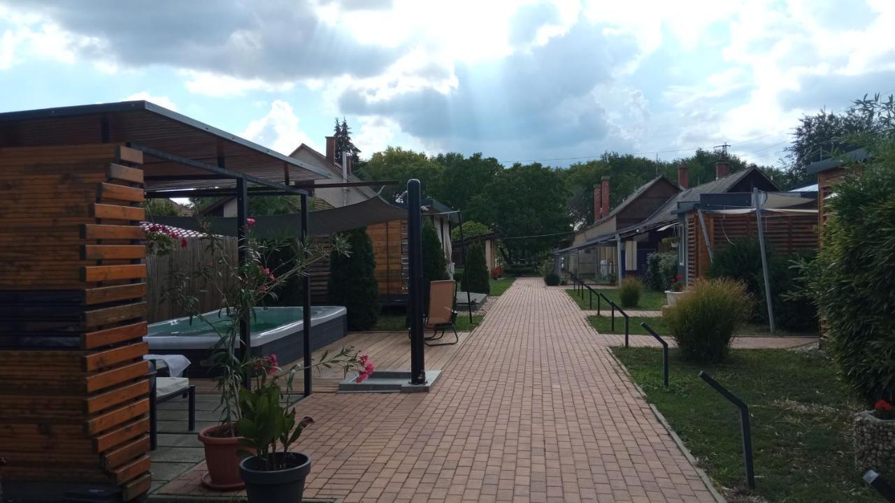 Green Corner Wellness Puspokladany Экстерьер фото